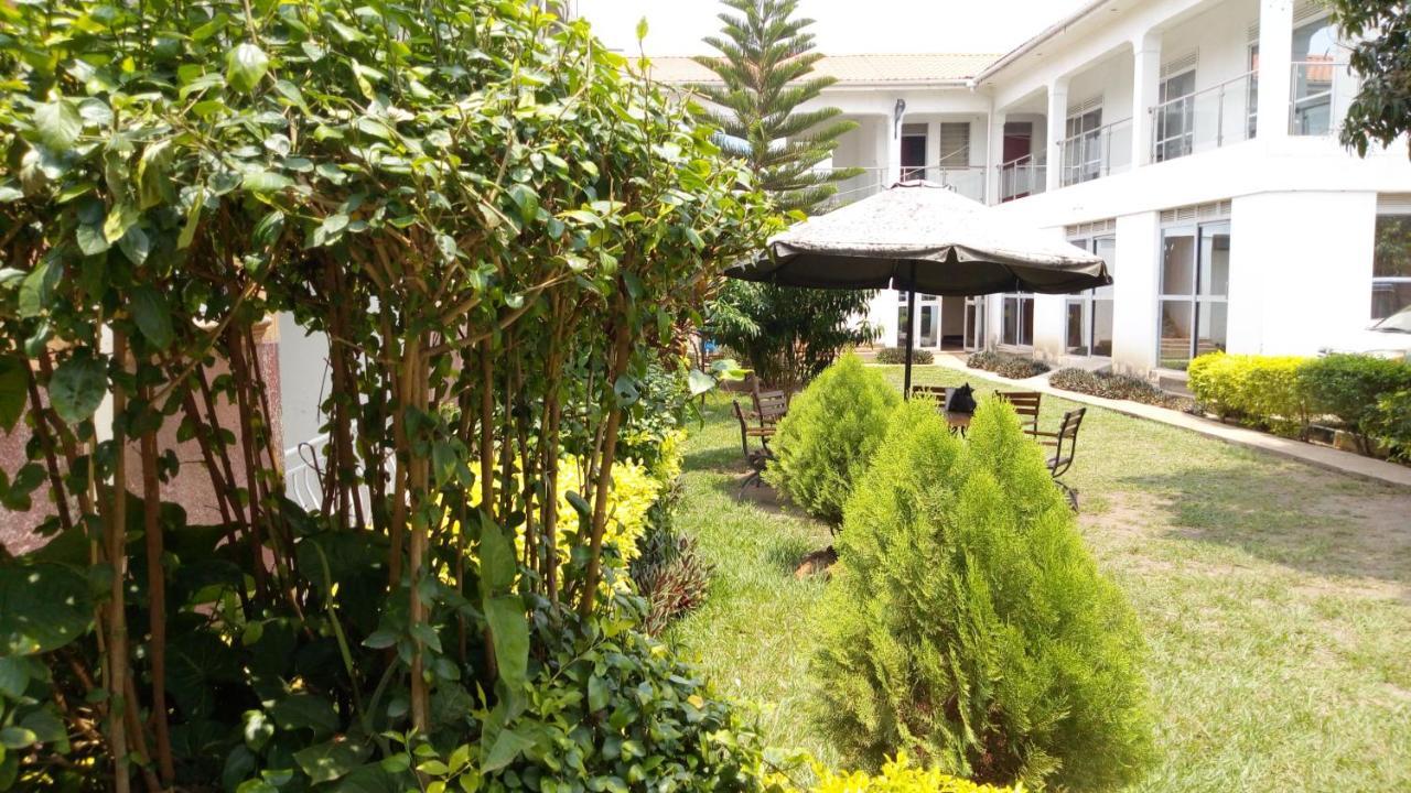 Wellsprings Hotel Gulu 外观 照片